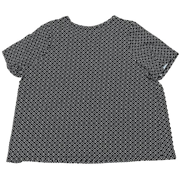 Catherines Women's 2X Black and White All Over Geometric Print Short Sleeve Top - Picture 5 of 5